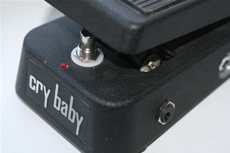 CryBaby (model GCB-95) tīrā izeja (true bypass)